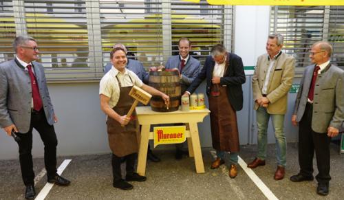 Bieranstich GTW Schauraum Eröffnung